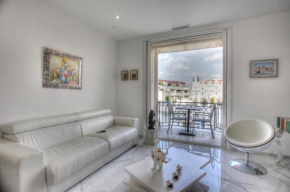 LA CROISETTE superbe studio pour un inoubliable séjour, parfait pour couple ou congrès